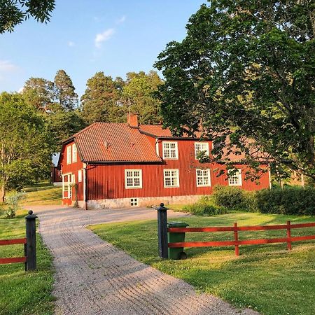 Nice Home In Mantorp With Kitchen エクステリア 写真